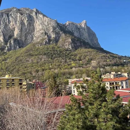 Attico Sul Di Lecco, A Due Passi Dal Centro Con Posto Auto