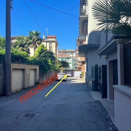 Attico Sul Di Lecco, A Due Passi Dal Centro Con Posto Auto 莱科