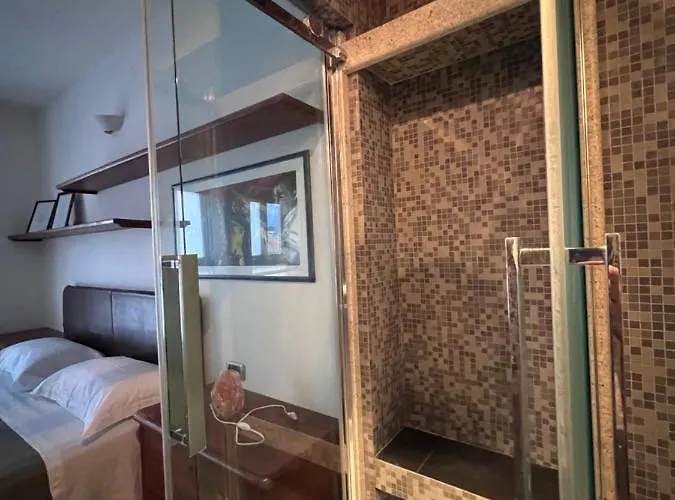 Attico Sul Di Lecco, A Due Passi Dal Centro Con Posto Auto アパート レッコ