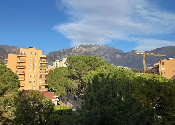 Attico Sul Di Lecco, A Due Passi Dal Centro Con Posto Auto