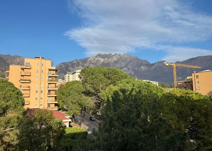 Attico Sul Di Lecco, A Due Passi Dal Centro Con Posto Auto *