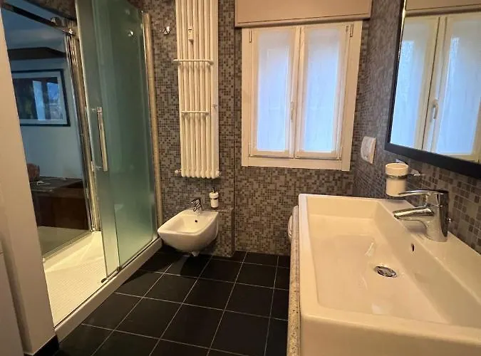 Attico Sul Di Lecco, A Due Passi Dal Centro Con Posto Auto *