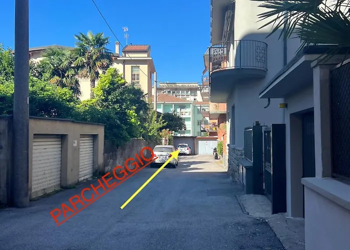 Attico Sul Di Lecco, A Due Passi Dal Centro Con Posto Auto Лекко